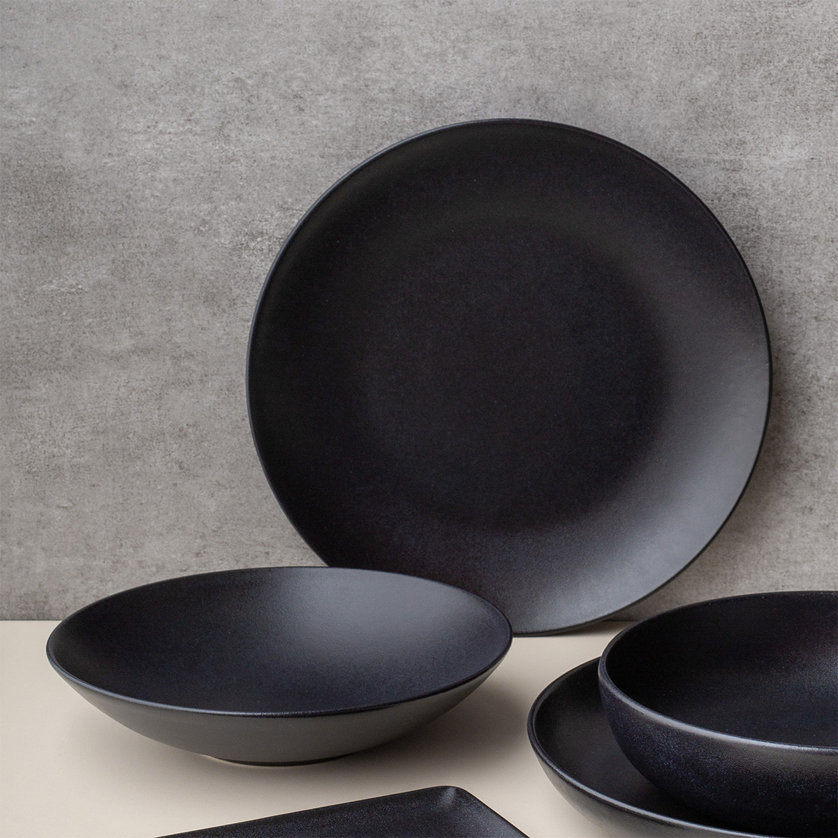 Plitev krožnik 27 cm 4 kosi - Basic črn mat
