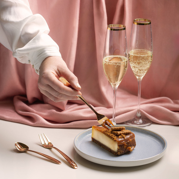 Darilni set s srčkom 6 kosov rožnato-zlat — Love Cutlery