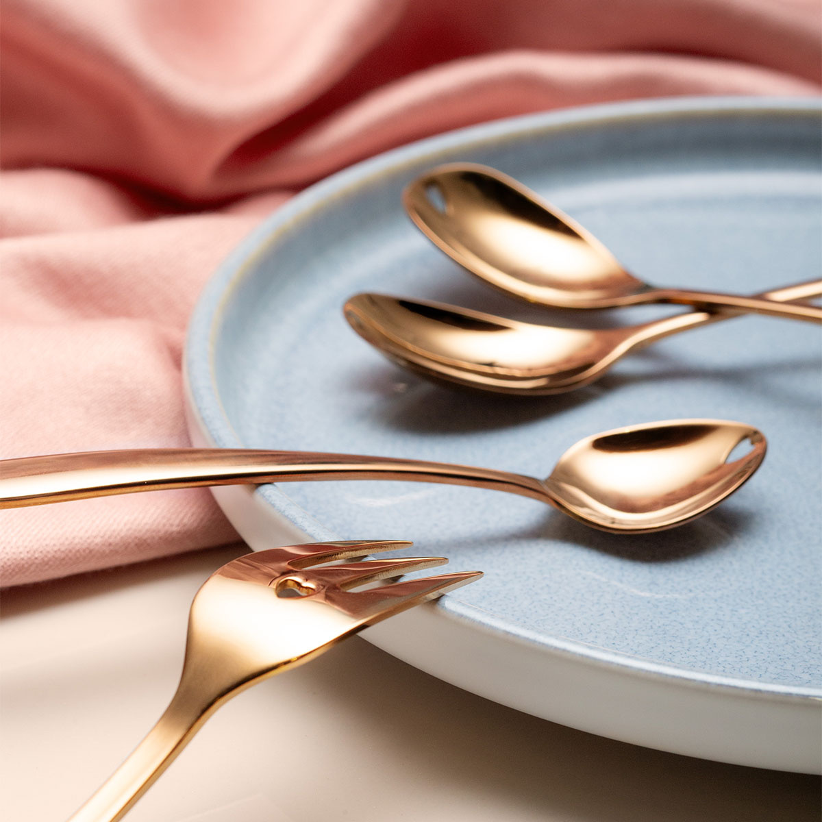 Darilni set s srčkom 6 kosov rožnato-zlat — Love Cutlery