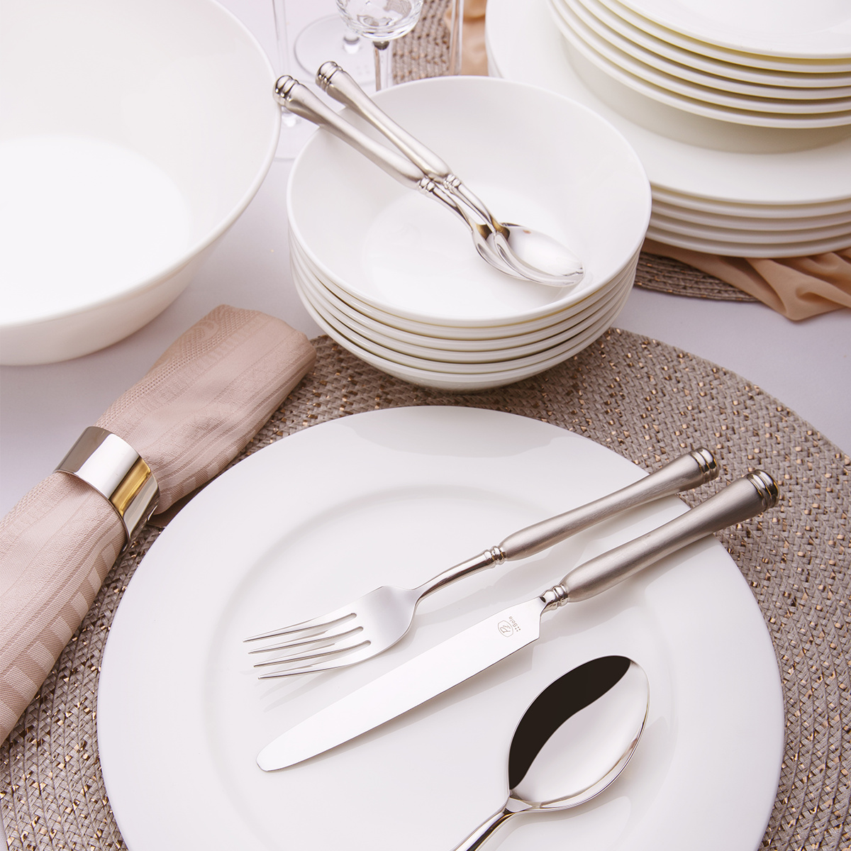 Porcelanasti set 19 kosov – Premium Platinum Line