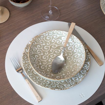 Plitev krožnik Wavy 25 cm | Levante Pearl