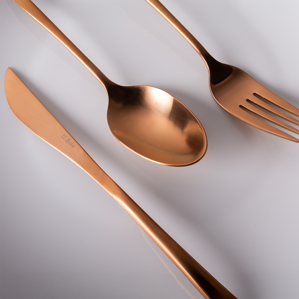 Komplet jedilnega pribora 16 kosov Vivo rose gold | Sola