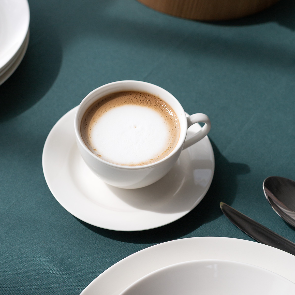 Porcelanasti set 28 kosov Flow bel | Lunasol