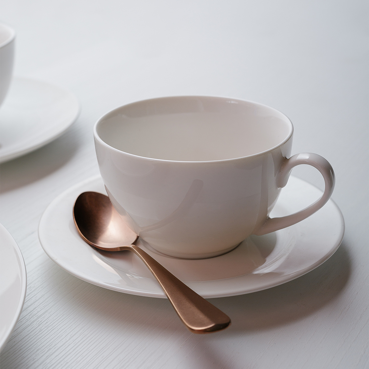 Porcelanasti set 28 kosov Flow bel | Lunasol