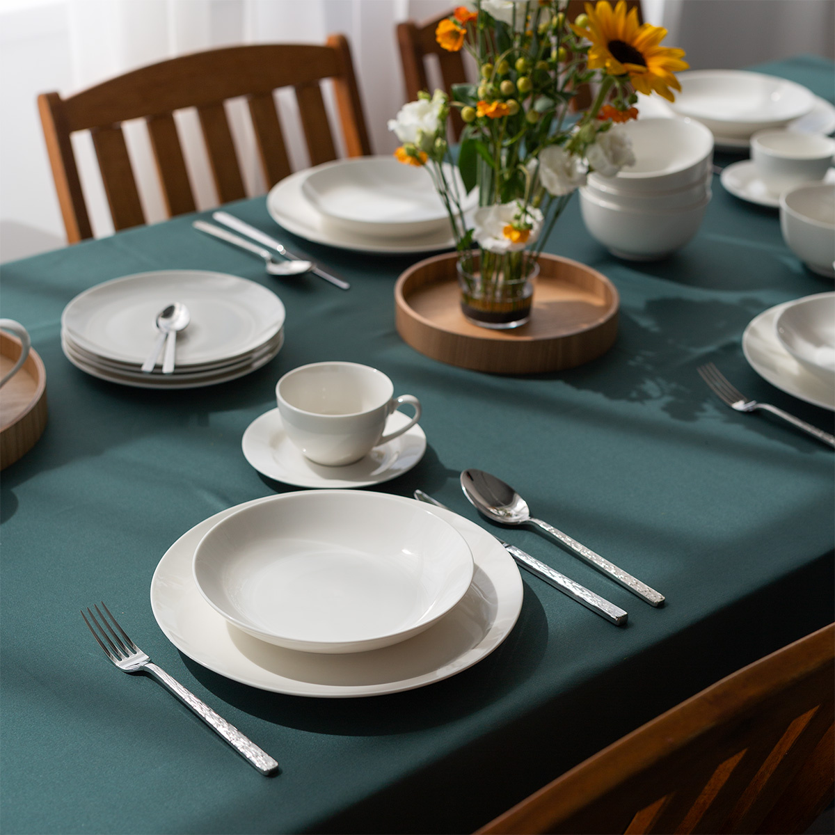 Porcelanasti set 28 kosov Flow bel | Lunasol