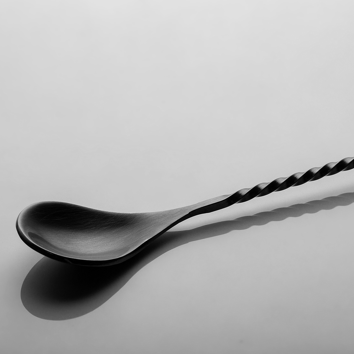 Barmanska žlica PVD črna mat 28 cm – Basic Bar