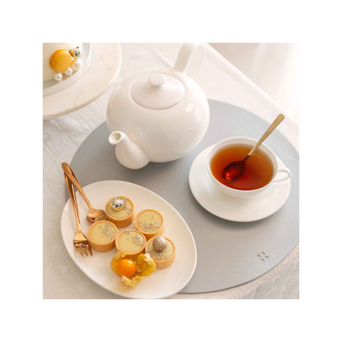 Beli porcelanasti čajnik 1,2 l - Premium Platinum Line