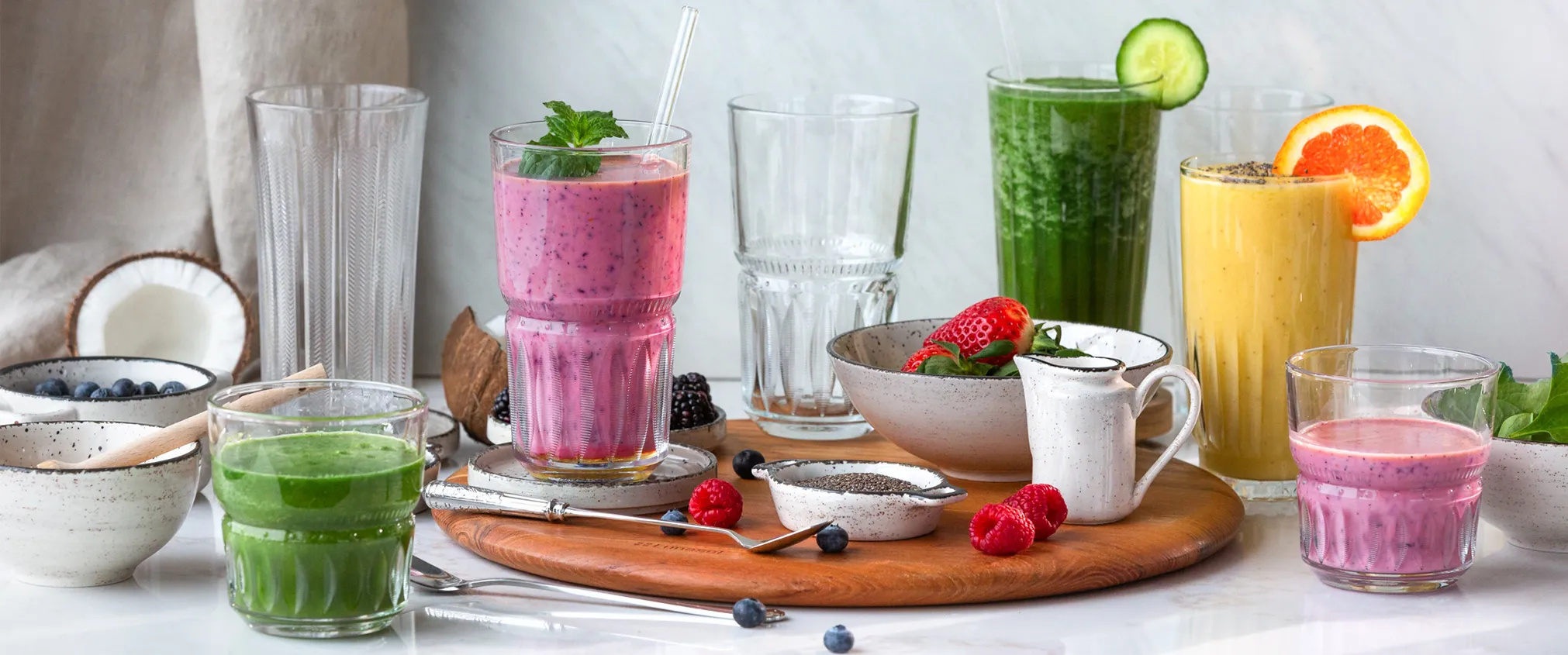 Energy boost: Zmešajte si smoothie, poln barv, svežine in osvežujočih okusov 